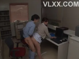 Người chồng đụ có 1 phút mỗi đêm, bà xã ra khỏi phòng thì gặp bố
